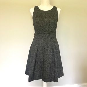 SOLD.  Banana Republic Dress W/Pockets Gray Sz 2